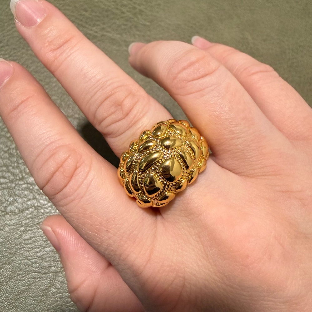 Vintage Chunky Gold Tone Ring Size 8